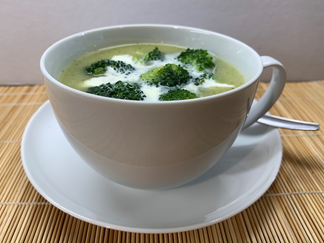 Tejszínes brokkoli krémleves